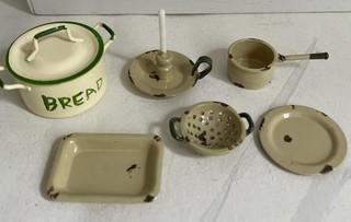 1/12th Scale Dolls House Assorted enamelware