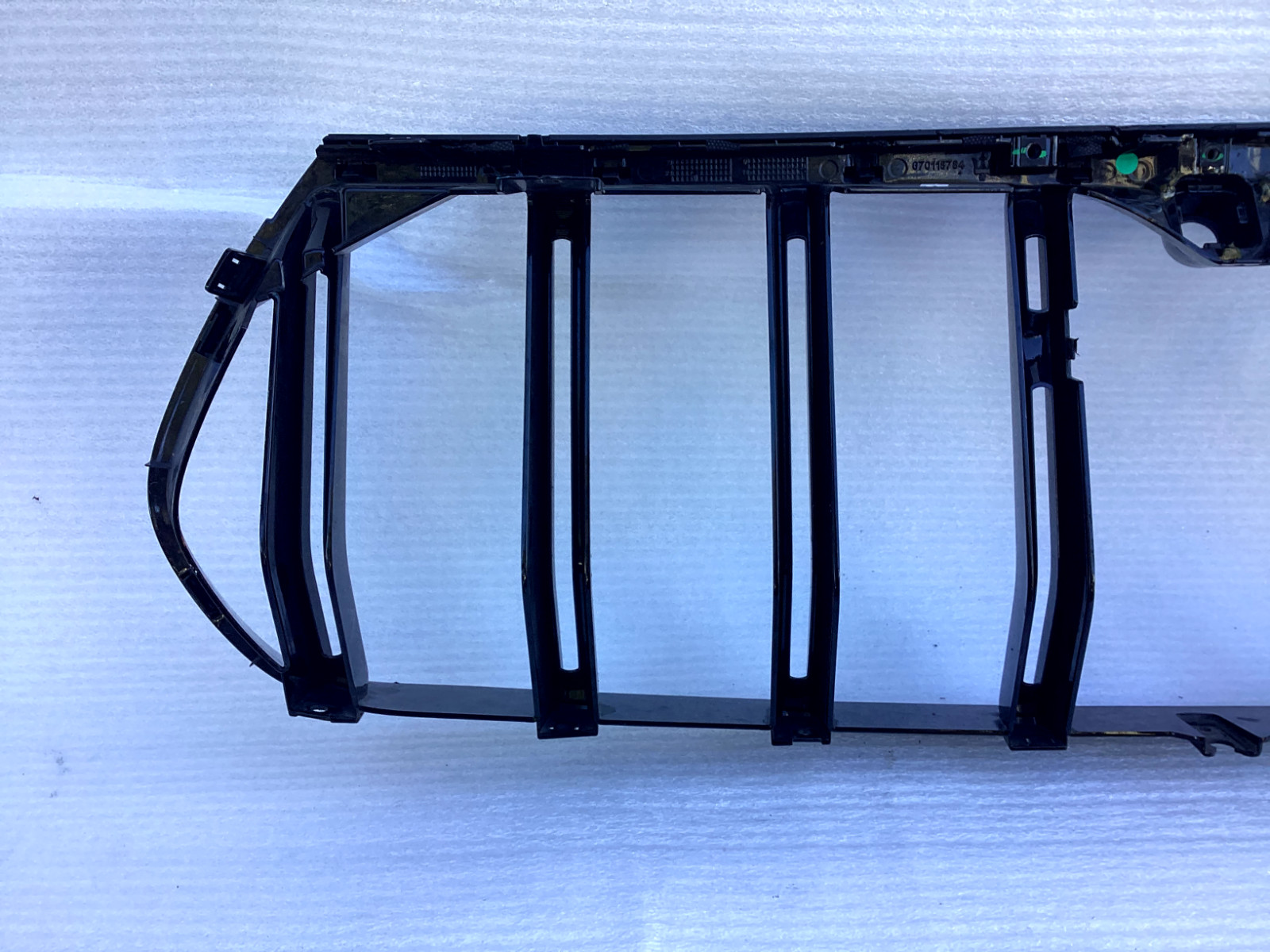 2021 2022 Maserati Levante front bumper grill PART#670118784 OEM