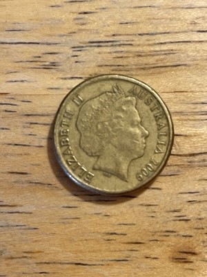 2009 Australia $2 Two Dollar Coin Queen Elizabeth II Circulated