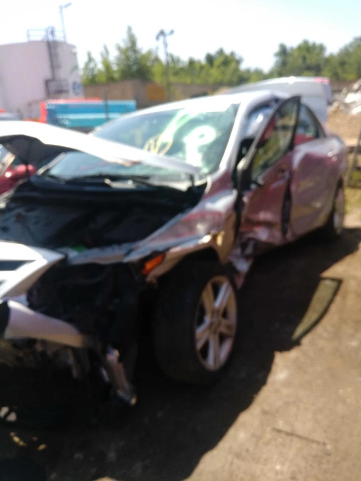 2013 Toyota Corolla Right Fog Light Assembly - Silver - Used - 150K Miles Foto 3 de 4