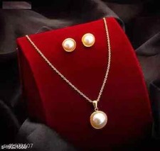 Feminine Glittering Jewellery Set for womens