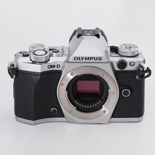 NEAR MINT OLYMPUS OM-D E-M5 Mark II Silver Body JAPAN NEAR MINT OLYMPUS OM-D E-M5 Mark II Silver Body JAPAN