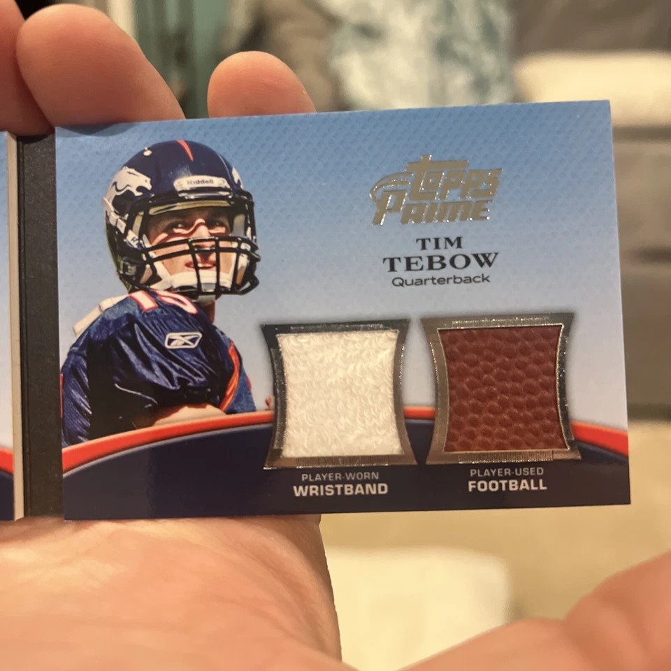 2010 Topps Prime Tim Tebow Autographed booklet 7/20 5 patch’s super collectible  - Image 4 of 4