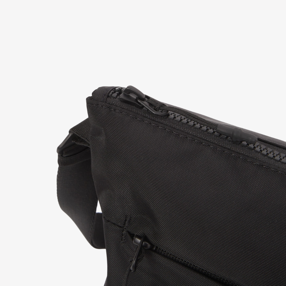 ☆新品☆未開封品☆ノースフェイス ・ショルダーバッグ【NN2PQ61A】ブラック THE NORTH FACE ノースフェイス バッグ メンズ レディース