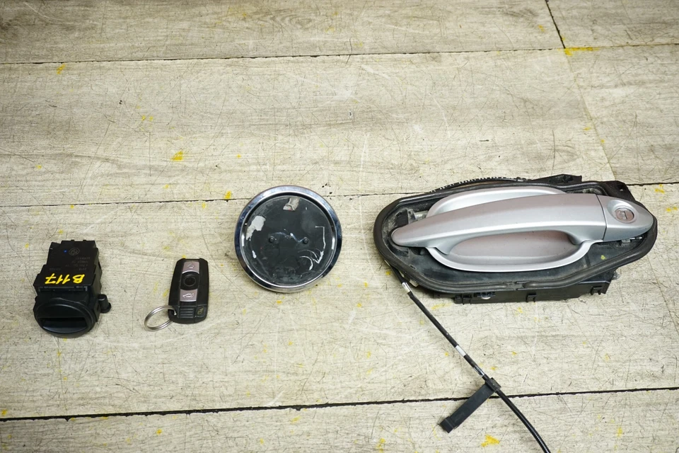 СЕРЕБРИСТЫЙ 2006-2007 BMW 650I E63 КУПЕ ЛЕВАЯ НАРУЖНАЯ ДВЕРНАЯ РУЧКА ЗАМОК БАГАЖНИКА КОМПЛЕКТ OEM - Изображение 2 из 4