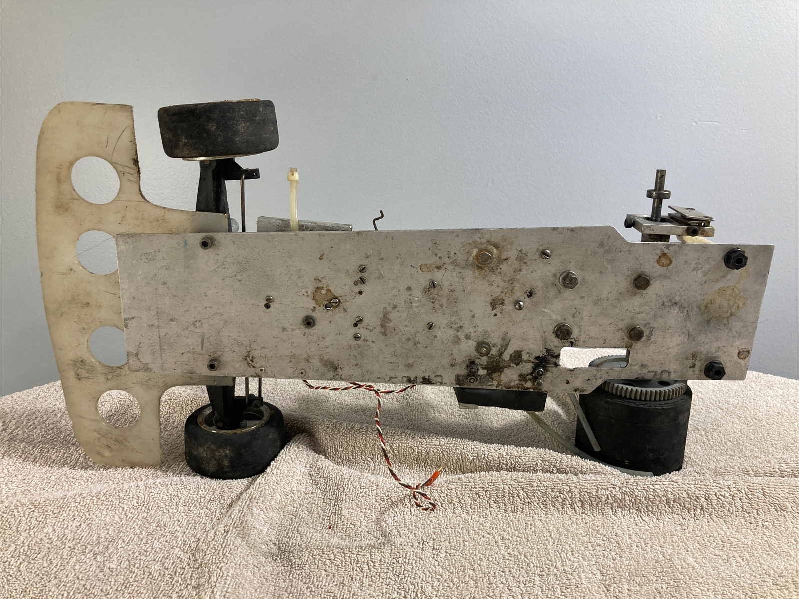 Lot 1 RARE VTG 18 RC Race Car Pan Kit LOLA Body Aluminum Chassis