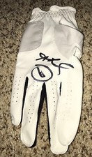 Sugar Ray Leonard Signed Golf Glove Sugar Ray Leonard Signed Golf Glove
