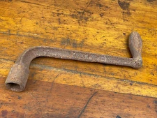 Antique Iron Handle ~ Crank, Turn, Spin ~ Hit or Miss Engine, Farm Implement?