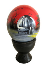 joli oeuf d'autruche peint à la main  Afrique avec support en poterie artisanat