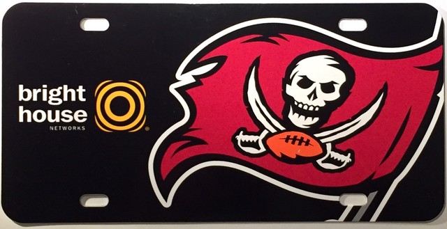 Nfl 1 Fan Tampa Bay Buccaneers Bucs Flag Skull Metal Car License