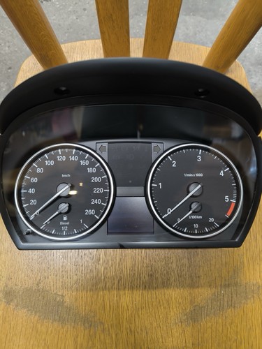 BMW E90 E91 E92 E93 320D Tacho Kombiinstrument 9242346-01