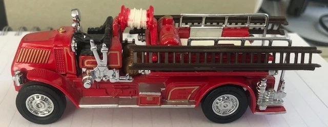 MATCHBOX FIRE ENGINE SERIES 1920 Mack AC Fire Engine - YFE01 - Image 3 of 4