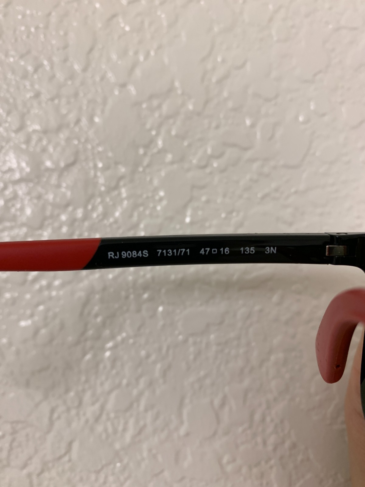 Kids/Junior Ray-Ban Sunglasses (RJ9084S )