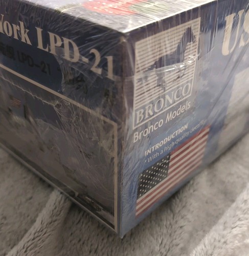 Bronco Models 1/350 U.S.S. New York LPD-21 Amphibious Transport Dock - Picture 6 of 24