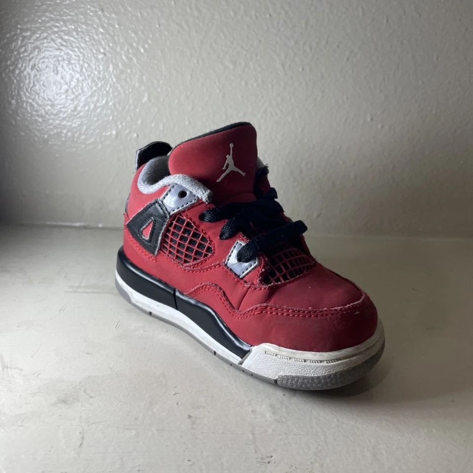 Talla 6.5c - Nike Air Jordan 4 Retro Toro Bravo Rojo Negro (TD) Niño pequeño Foto 4 de 4