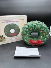 Cracker Barrel ~  Lighted Ceramic Wreath ~ 10" Christmas Light up