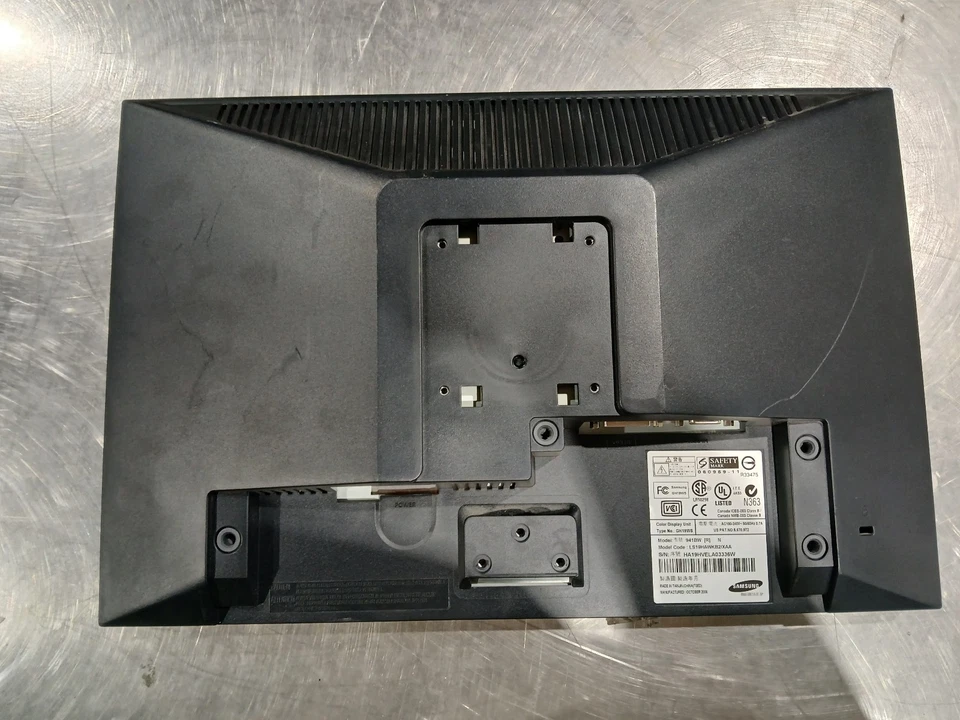 Samsung SyncMaster 941bw Monitor FOR PARTS ONLY - Image 2 of 2