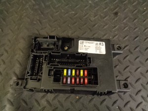 2007 VAUXHALL CORSA D 1.2 5DR PETROL BODY FUSE BOX 13142241 | eBay