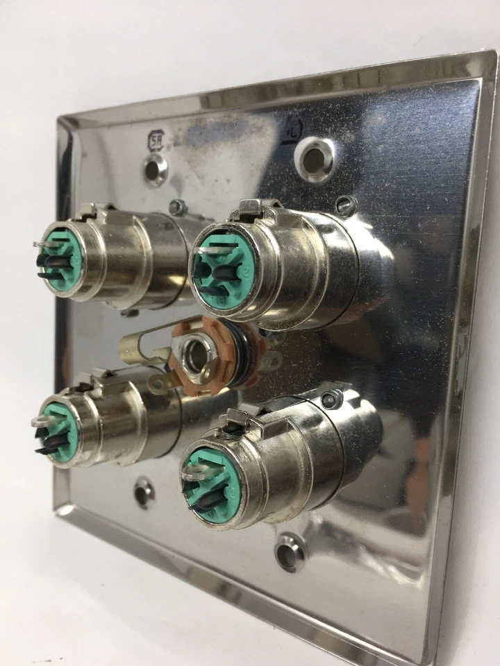 Rapco International | Placa de pandilla Dbl con 4 hembra D3M XLR + Jack de 1/4" | DP4-DFS Foto 4 de 4