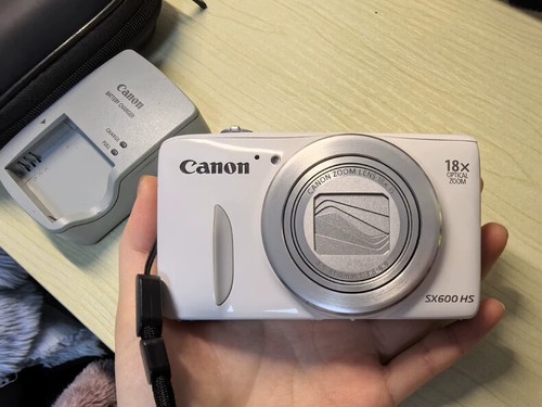 Cámara digital Canon Powershot SX600 HS 16,0 MP idioma inglés - Imagen 1 de 5