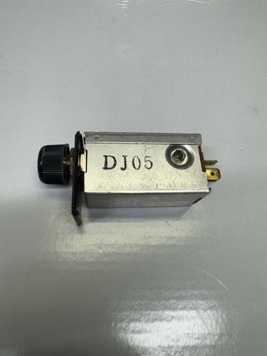 OEM ‘89-‘98 Geo Tracker/Suzuki Sidekick interior lights dimmer switch - Picture 3 of 4