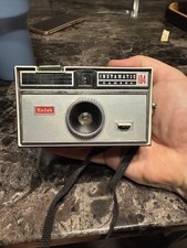 Vintage 1960  s Kodak Instamatic 104 Camera - Made In USA Untested