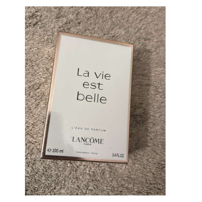 La Vie Est Belle by Lancome L' Eau De Parfum Spray for Women 3.4 oz / 100ml New