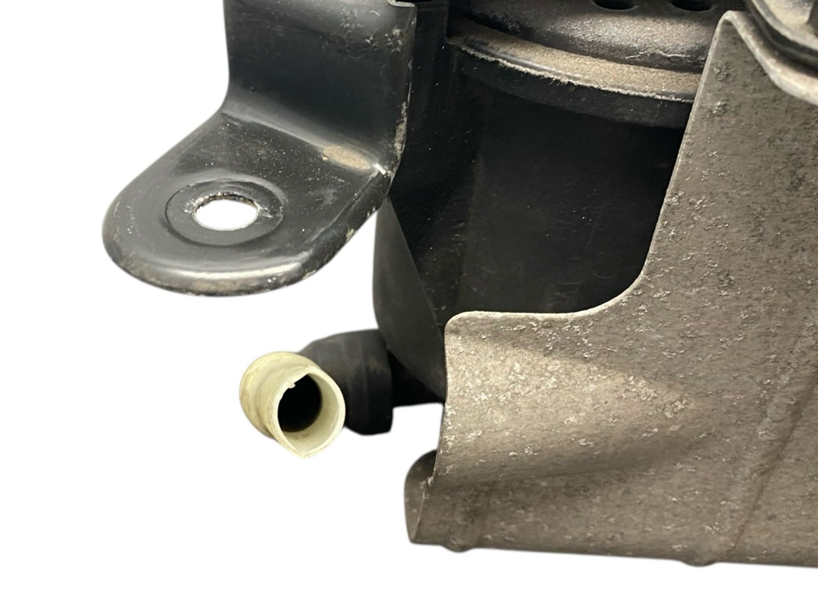 2015-2020 BENTLEY BENTAYGA 6.0L Awd Fuel Evaporator Charcoal Canister & Bracket