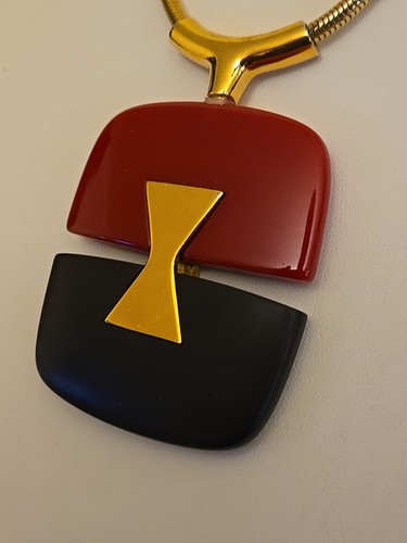 LANVIN, PARIS 1960s-1970s Modernist 2-Tone Red and Black Pendant Necklace - Picture 4 of 10