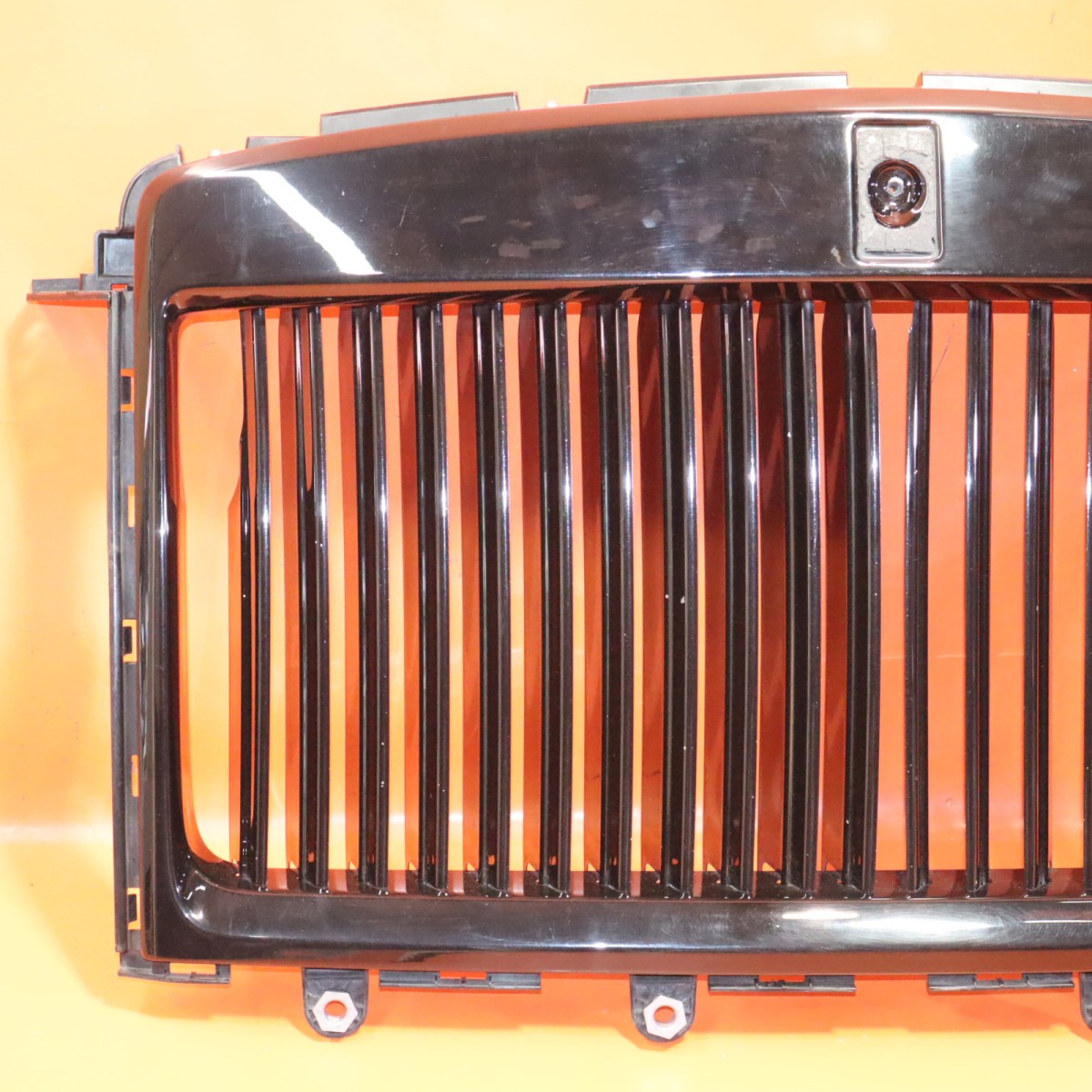 Rolls-Royce Cullinan 2019-2024 Bumper grille P/N 195193