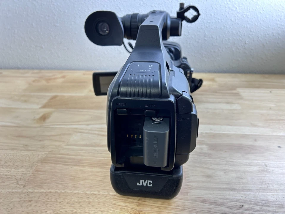 JVC GY-HM70U HD Shoulder Mount Camcorder  No Charger - Image 3 of 4