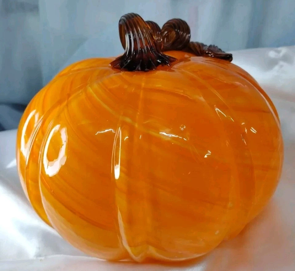 Arte Vidrio Calabaza Soplado a Mano Naranja Remolino Marrón Tallo Decoración 5.5" Alto X 7" Diámetro Foto 3 de 4