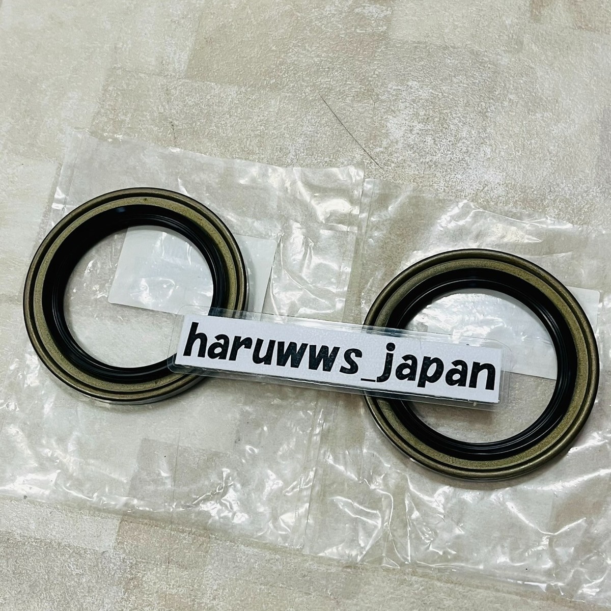 Genuine Toyota 96-01 Chaser JZX100 Rear Axle Shaft Bearing Seal RH