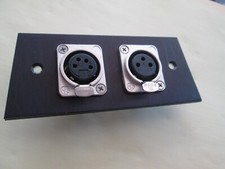 XLR Wall Plate with a 3-Pin And 4-Pin Female Microphone Connector Outlet Panel