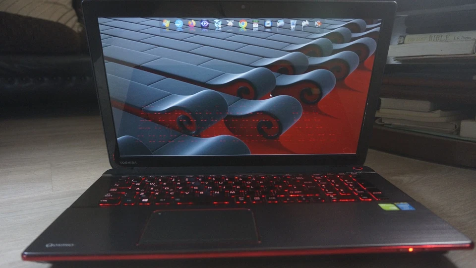 Toshiba Qosmio X70-A  +i7 +NVIDIA 770 +SSD +Win 11 +Harman Kardon Gaming Laptop - Image 2 of 4