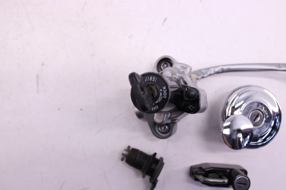 Yamaha V Star 650 XVS650 2007 juego de llaves de bloqueo de encendido personalizado con tapa de gasolina, etc. Foto 2 de 4