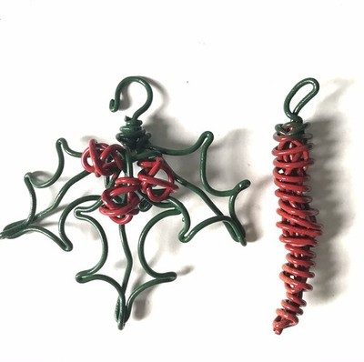 Barbed Wire Christmas Ornaments Handcrafted Red Pepper Holly 1997