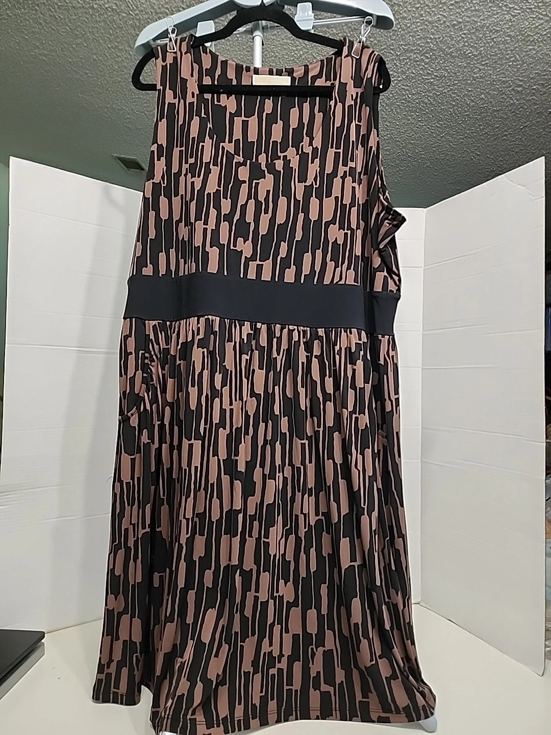 Abito smanicato Michael Kors taglie forti 2X nero marrone lunghezza ginocchio