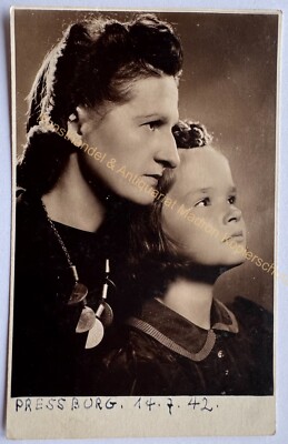 orig. Photo postcard mother child girl 1942 Pressburg Bratislava 