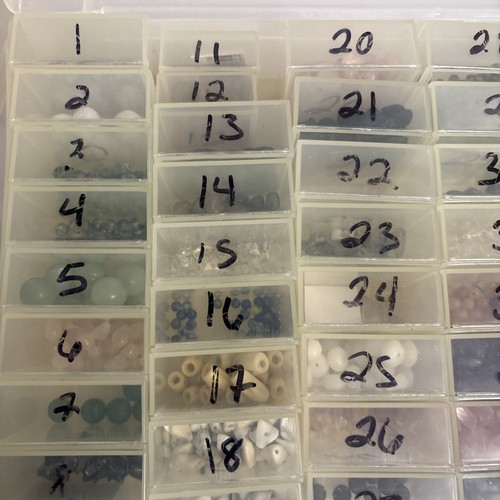 Hochwertige Schmuckherstellung Materialien, Fundstücke, Perlen RIESIGES Konvolut in Etuis - Bild 11 von 21