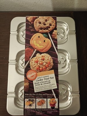 Halloween Cookie Treat Pans Wilton Vintage No. 2105-8100 Set of 2 Jack-O-Lantern
