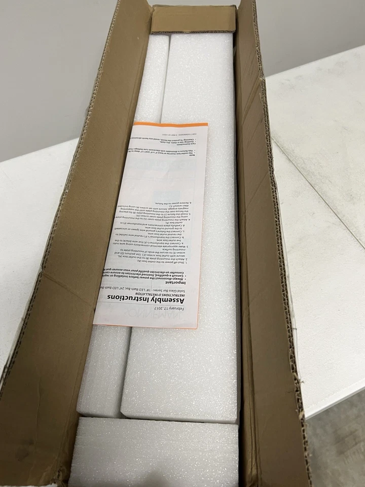 Sonneman Barra de Vidrio Sólido 24” Barra de Baño LED 2592.01 Tocador Foto 4 de 4