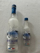 Grey Goose  Vodka        1x    200ml   1x 50ml       leere Flaschen!