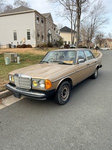 1985 Mercedes-Benz 300-Series DT