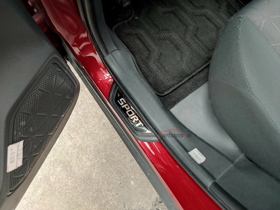 Para Toyota Yaris Accesorios Cruzados Placas de Alféizar de Puerta Cubierta Protector Borde Adhesivo Foto 3 de 4