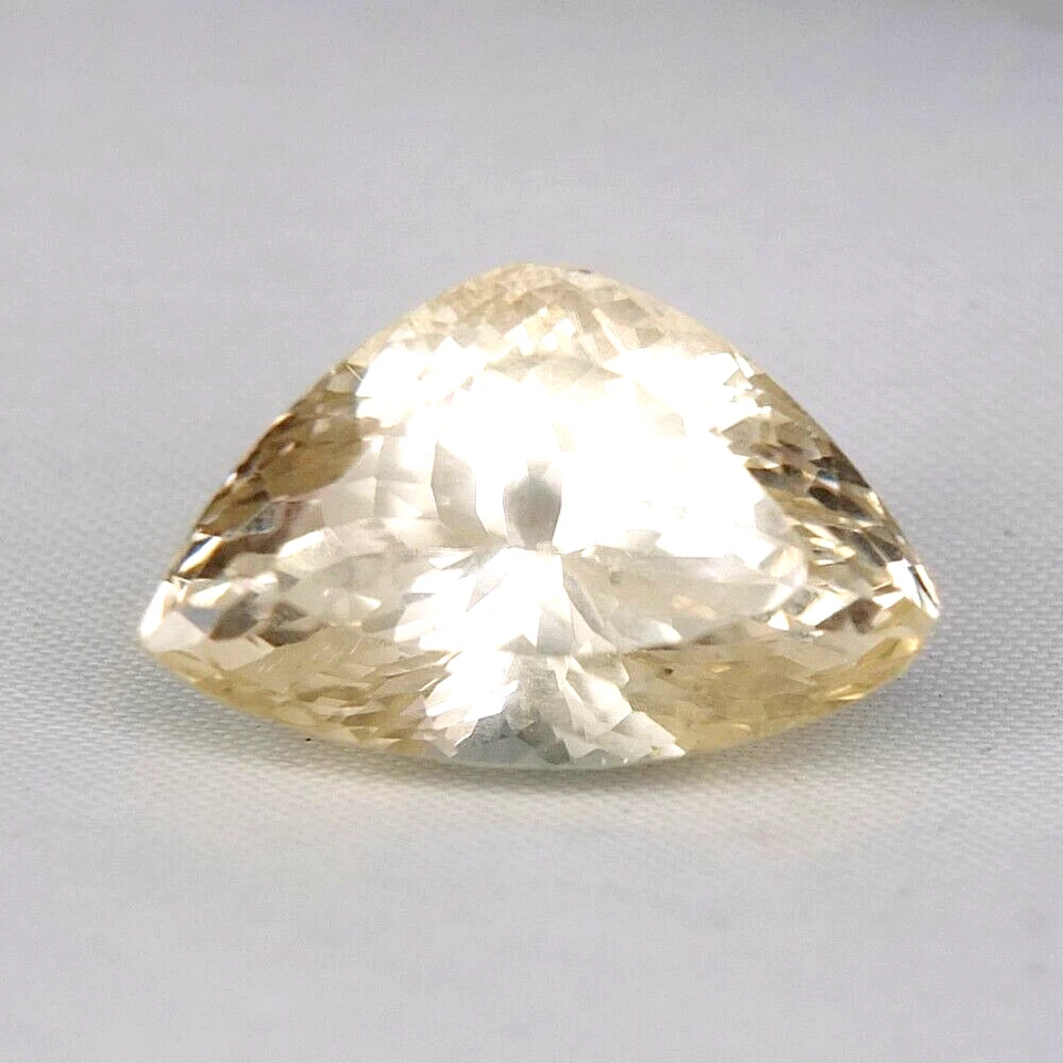 Shola Genuina 25.13 Ct Natural Amarillo Hiddenita (Kunzita) de Afganistán Foto 2 de 4