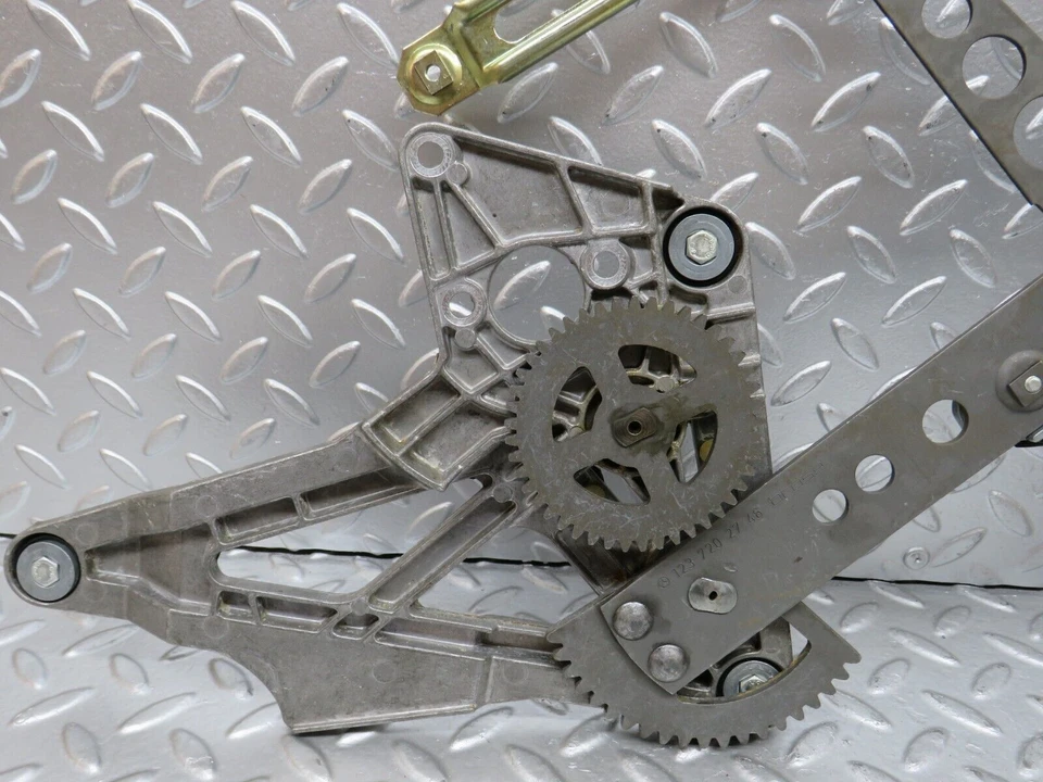 ⚙28016⚙ Mercedes-Benz W123 280E Front Left Power Window Regulator 1237202746 - Image 2 of 4