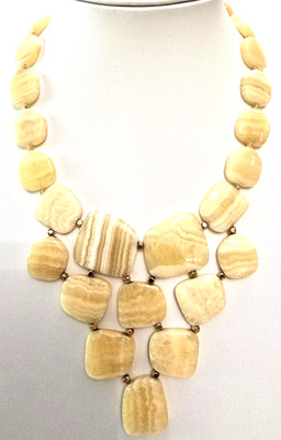 LOLA ROSE GORGEOUS MOTTLED CREAM QUARTZ GEMSTONE STATEMENT NECKLACE 18'' -  NWOT