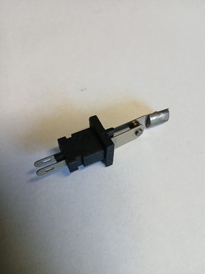 OTIS ELEVATOR CO Electrical selector switch with a plastic base and metal contac