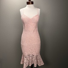 Guess Rose Quartz V-Neck Sleeveless Flounce Hem Floral Lace Sheath Dress Sz 4